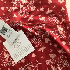 Beyond Yoga cropped leggings size Medium